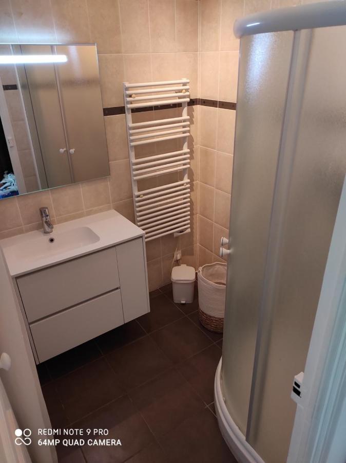 Pretty And Quiet Top Floor 2 Bedroom Flat In The Port Area Of ניס מראה חיצוני תמונה