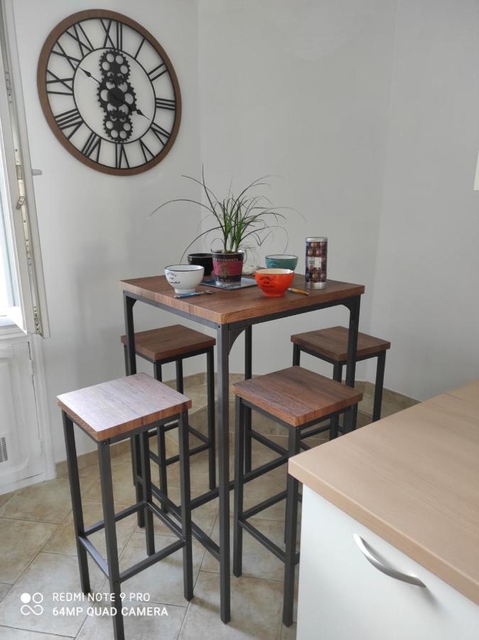 Pretty And Quiet Top Floor 2 Bedroom Flat In The Port Area Of ניס מראה חיצוני תמונה